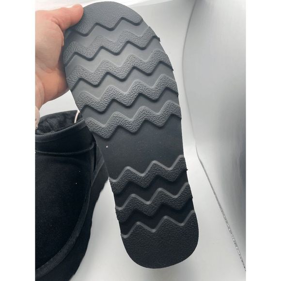 CUSHIONAIRE Women's COZY Genuine Suede pull on platform boot, Black 10 - Picture 5 of 6